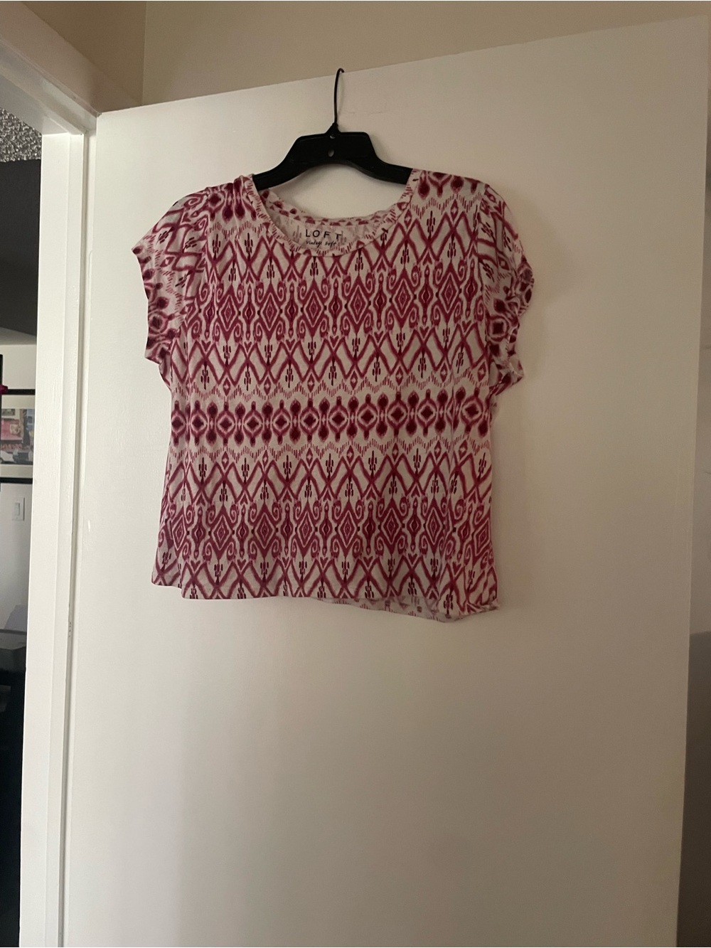 LOFT Pink and White Geometric Short Sleeve Tee. Vintage soft. Size L.